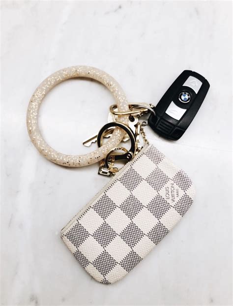 louis vuitton card holder zip|louis vuitton keychain card holder.